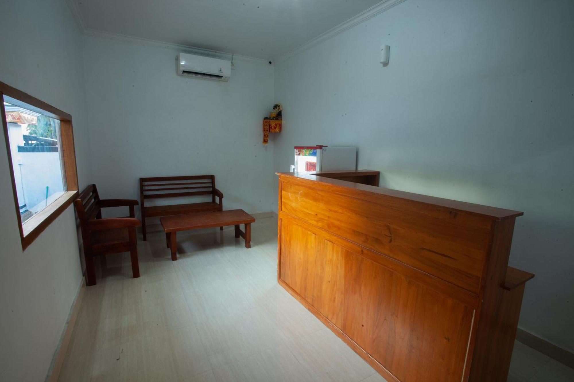 Lucky Hostel Batununggul المظهر الخارجي الصورة