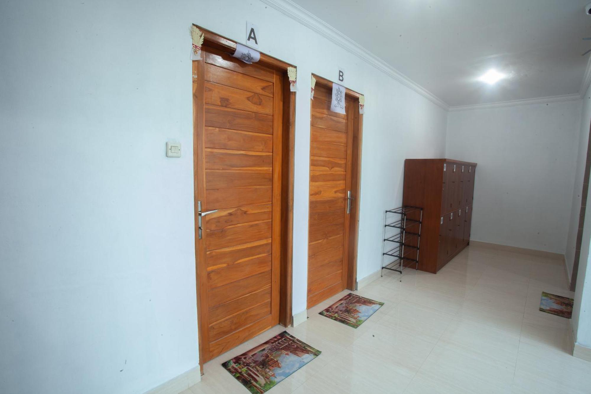 Lucky Hostel Batununggul المظهر الخارجي الصورة