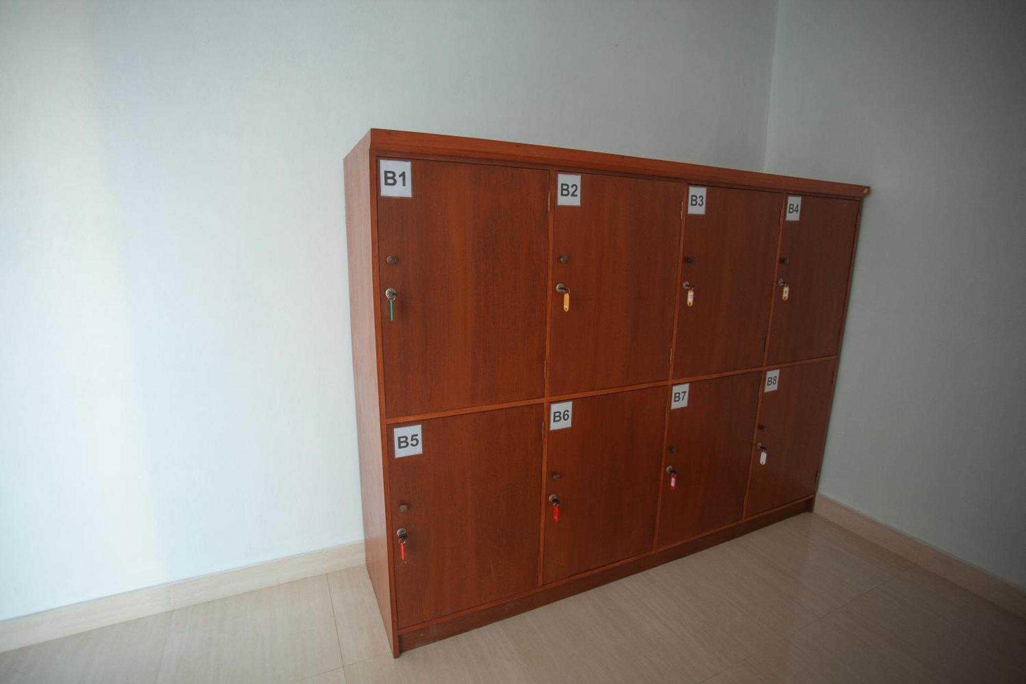 Lucky Hostel Batununggul المظهر الخارجي الصورة